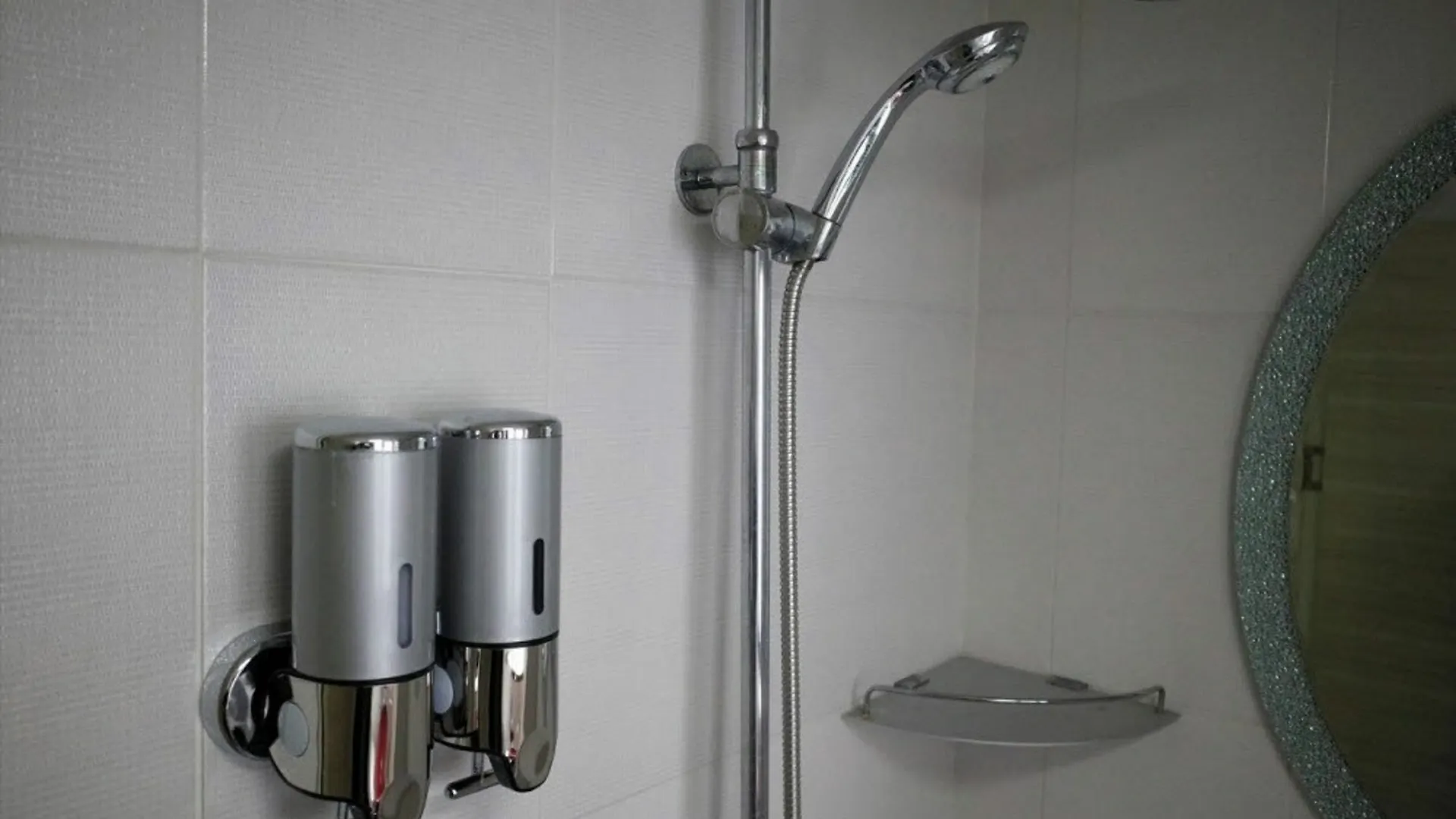 Yakorea Hostel Gangnam contacts